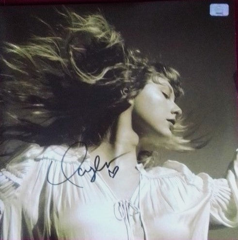 TAYLOR SWIFT signed autographed album COA Hologram